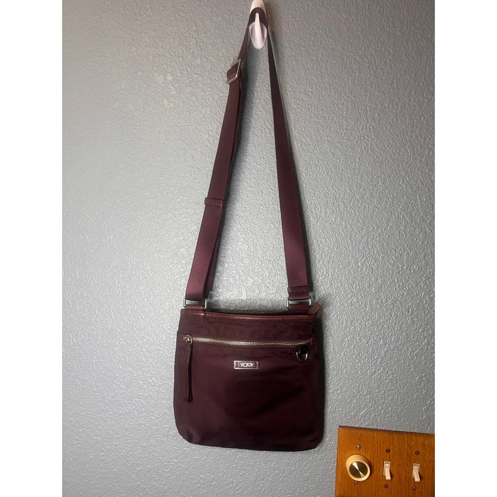 Tumi Voyageur Luanda Flight Bag Crossbody Burgundy Nylon Snakeskin Lining
